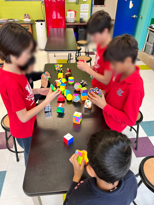 10 lessons in group classes / 1 student - How to solve a Rubik's cube 3x3 / Offline